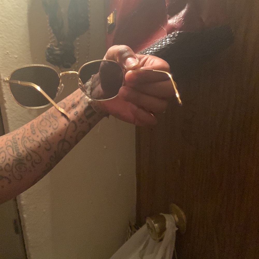 Sunglasses - Picture 6 of 8